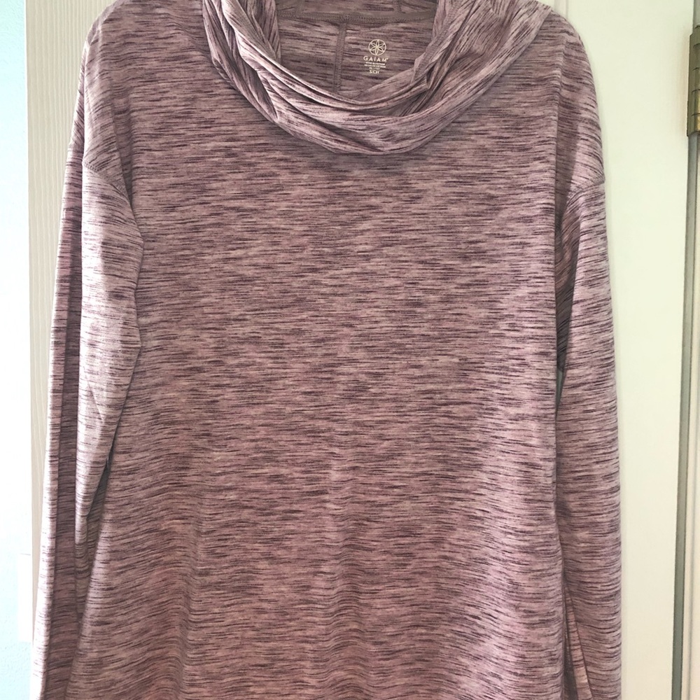 Gaiam Athletic top
